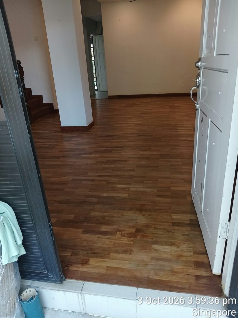 Strip parquet at a landed home entrance after sealing